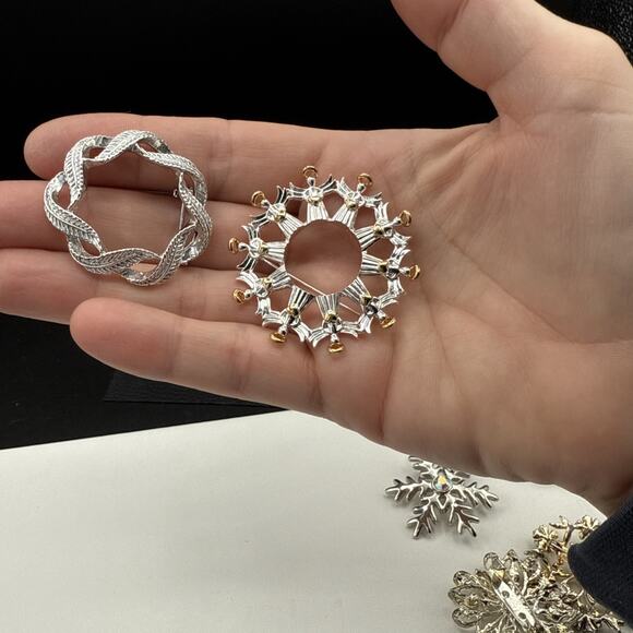 Vintage Brooch Lot Of 6 Avon Gerrys Rhinestone Flowers Snowflake Angel Wreath - Picture 12 of 14